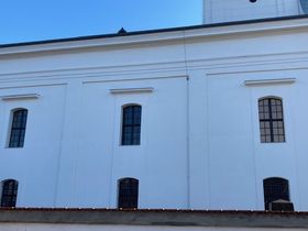 Megújultak a békési református templom nyílászárói